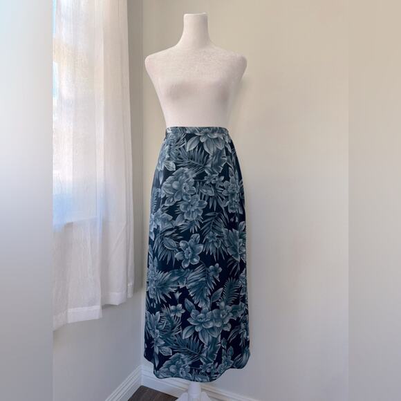 Vintage ‘90s Laura Scott Blue & Black Floral Print Midi Skirt - Picture 5 of 8